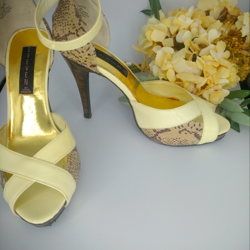 Steve Madden 4" heels size 8